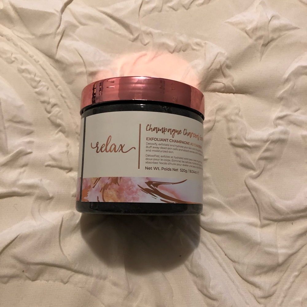 Relax champagne charcoal scrub
